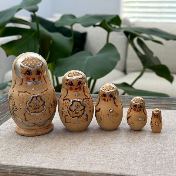 Vintage Hand Painted Matryoshka Russian 5 Nesting Dolls Natural Burnt Wood 3.75" - Picture 2 of 12